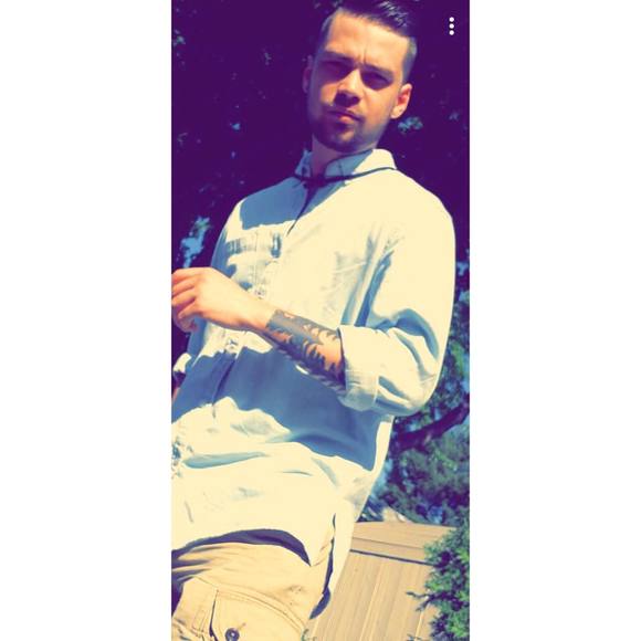 Meet your Posher, Etienne - Picture 1 of 1